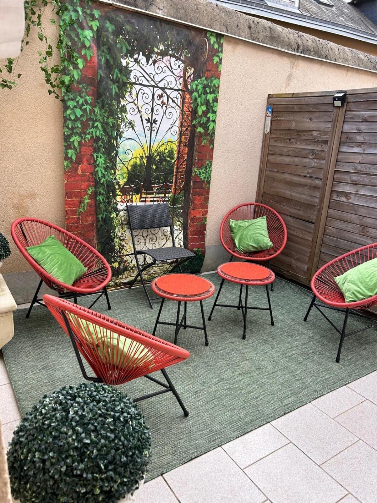 Apartment Les Jardins De Ma-mans: With Private Parking